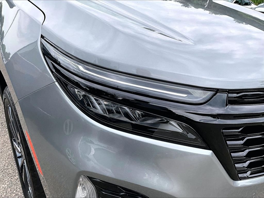 Used 2024 Gray Chevrolet RS image 31