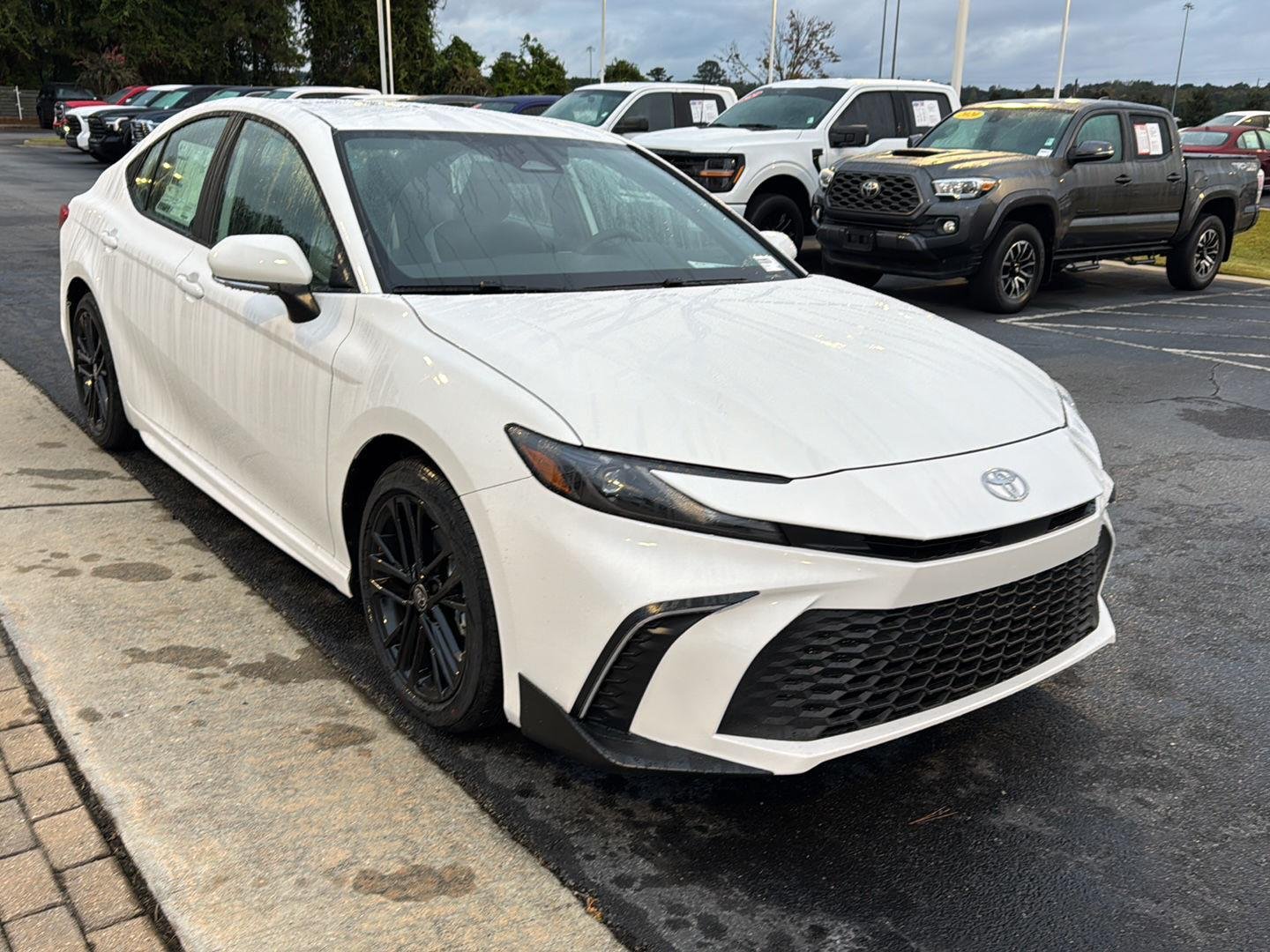 New 2026 Ice Cap Toyota SE image 6