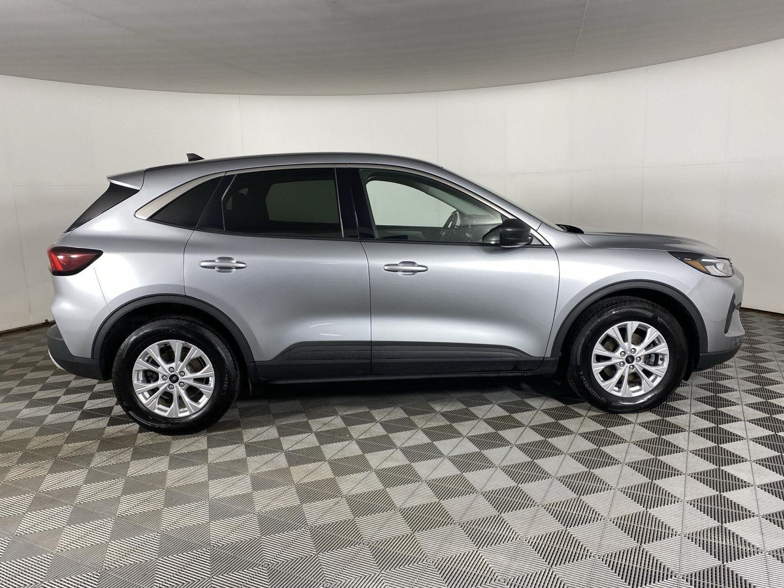Used 2023 Iconic Silver Ford Active image 8