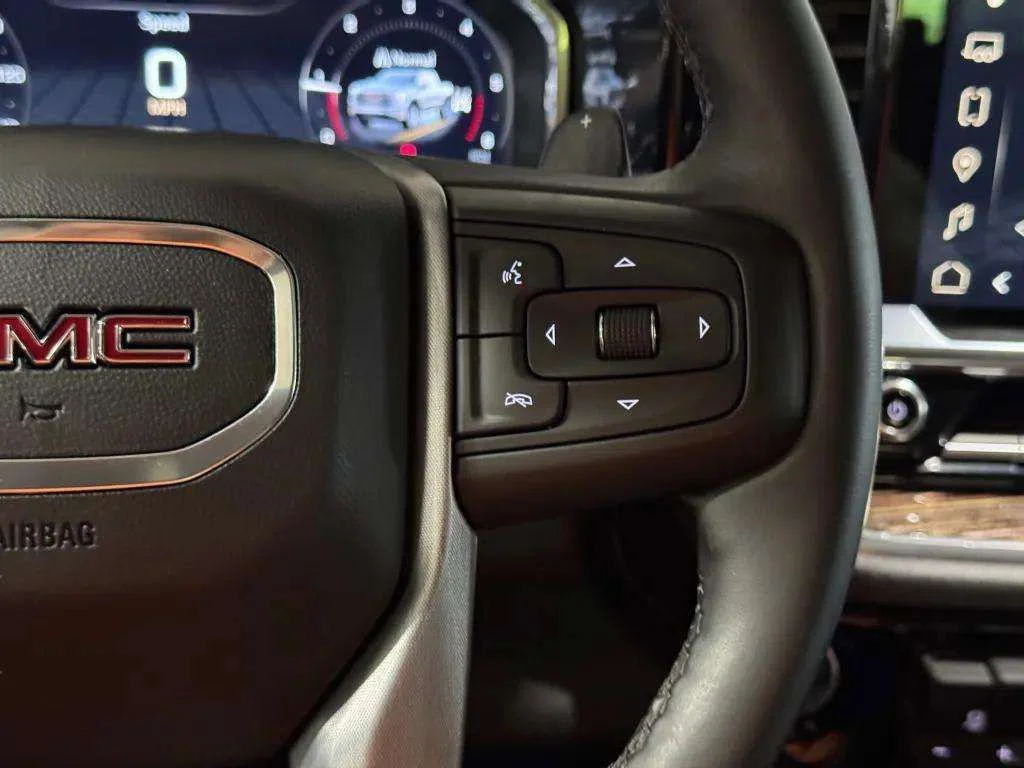 Used 2024 Onyx Black GMC Elevation image 16