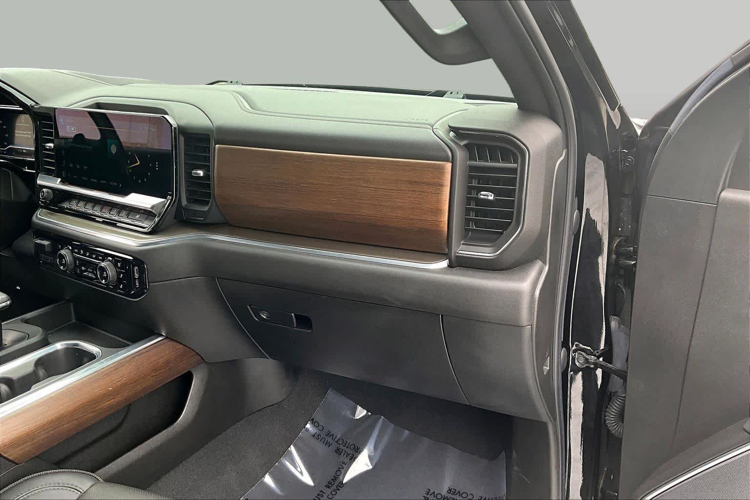 Used 2022 Black Chevrolet High Country image 18