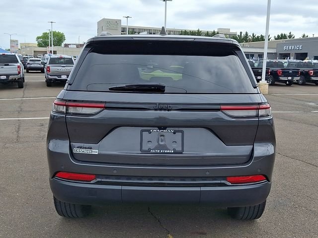 Used 2023 Gray Jeep Altitude X image 5