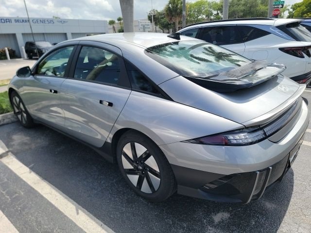 Certified Used 2023 Silver Hyundai SE image 3