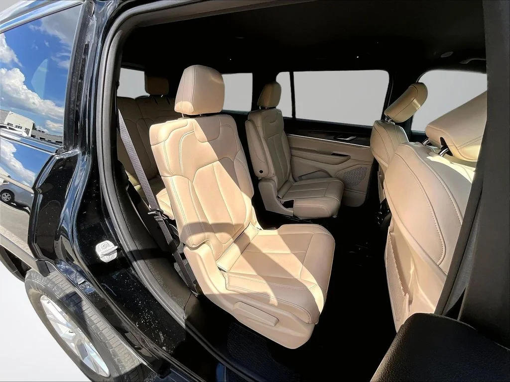 Used 2023 Black Jeep Limited image 28