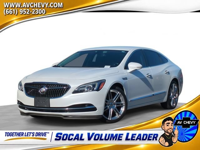 Used 2017 WHITE FROST TRICOAT Buick Essence image 1