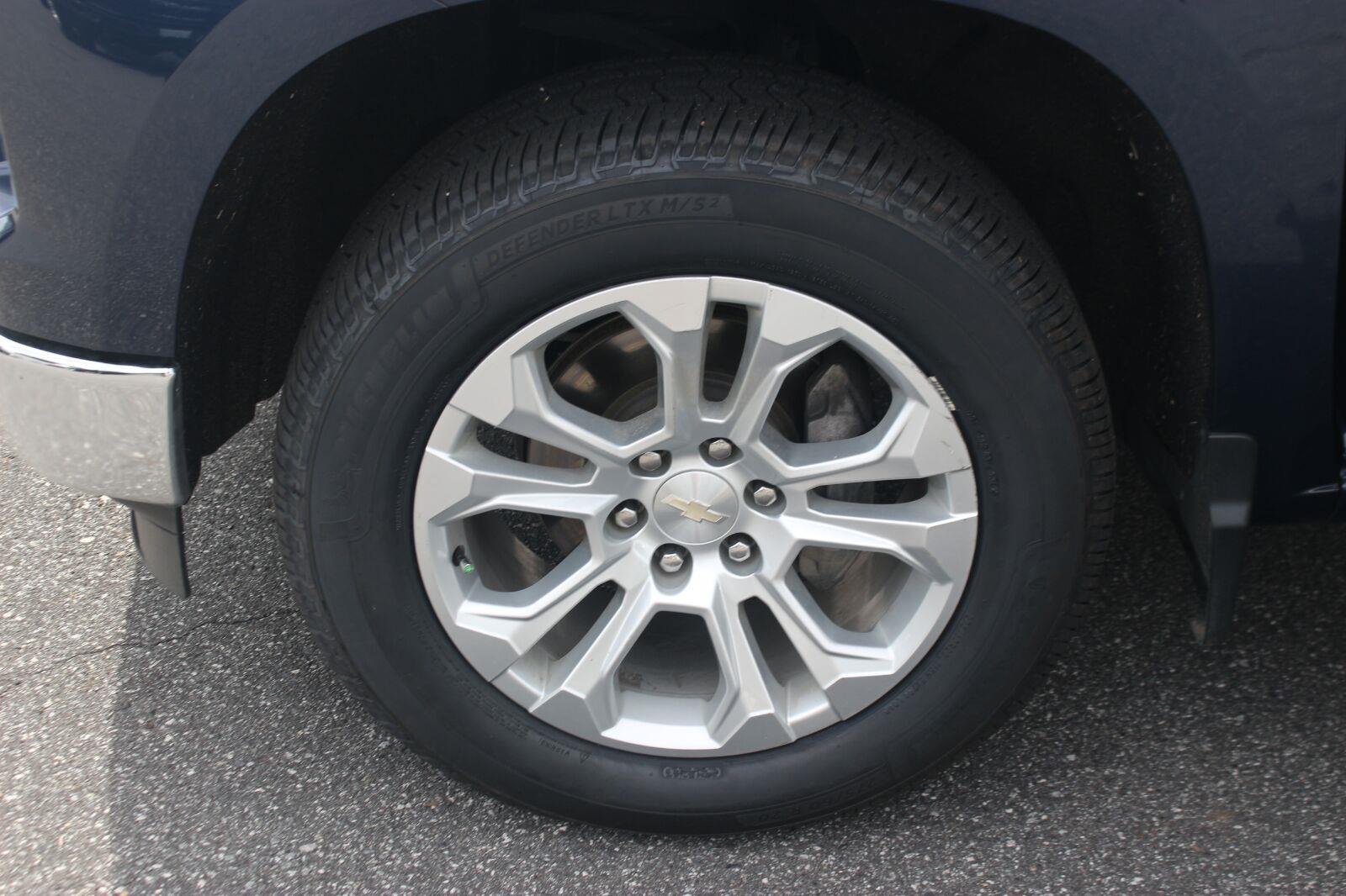 Used 2022 Northsky Blue Metallic Chevrolet LTZ image 42