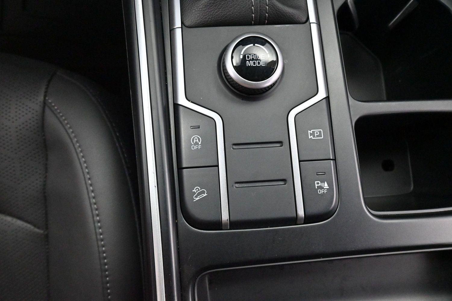 Used 2022 Glacial White Pearl Kia S image 28