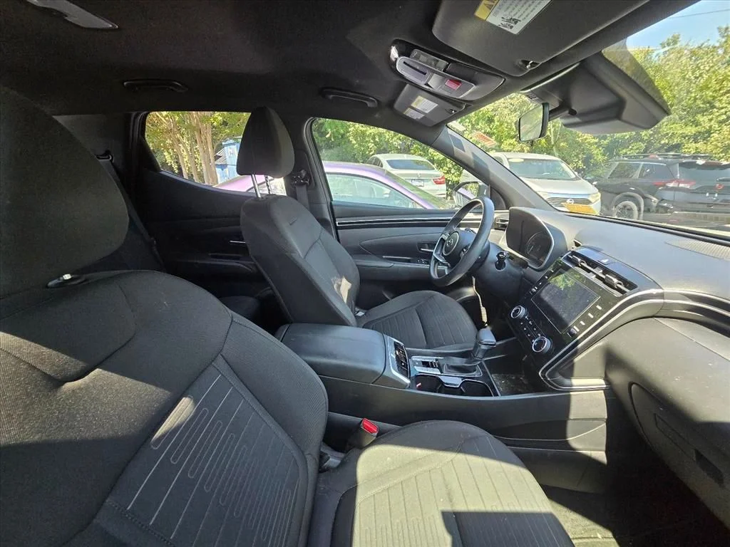 Used 2023 Green Hyundai SEL image 7