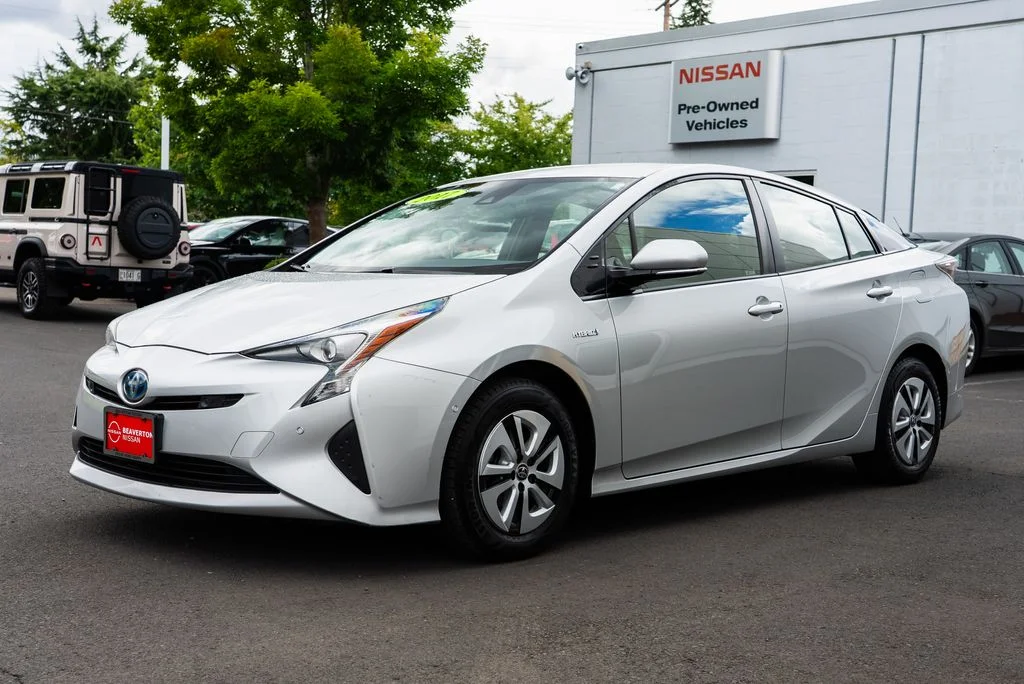 Used 2017 Silver Toyota Two image 3