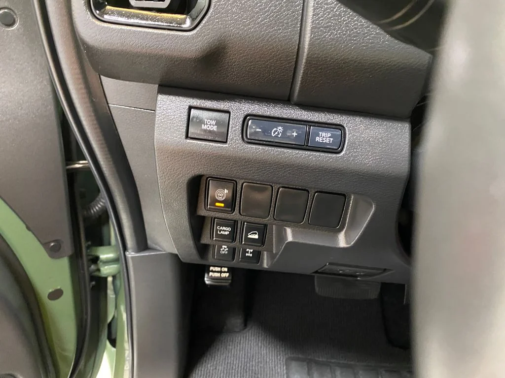 Used 2025 Green Nissan PRO-4X image 34