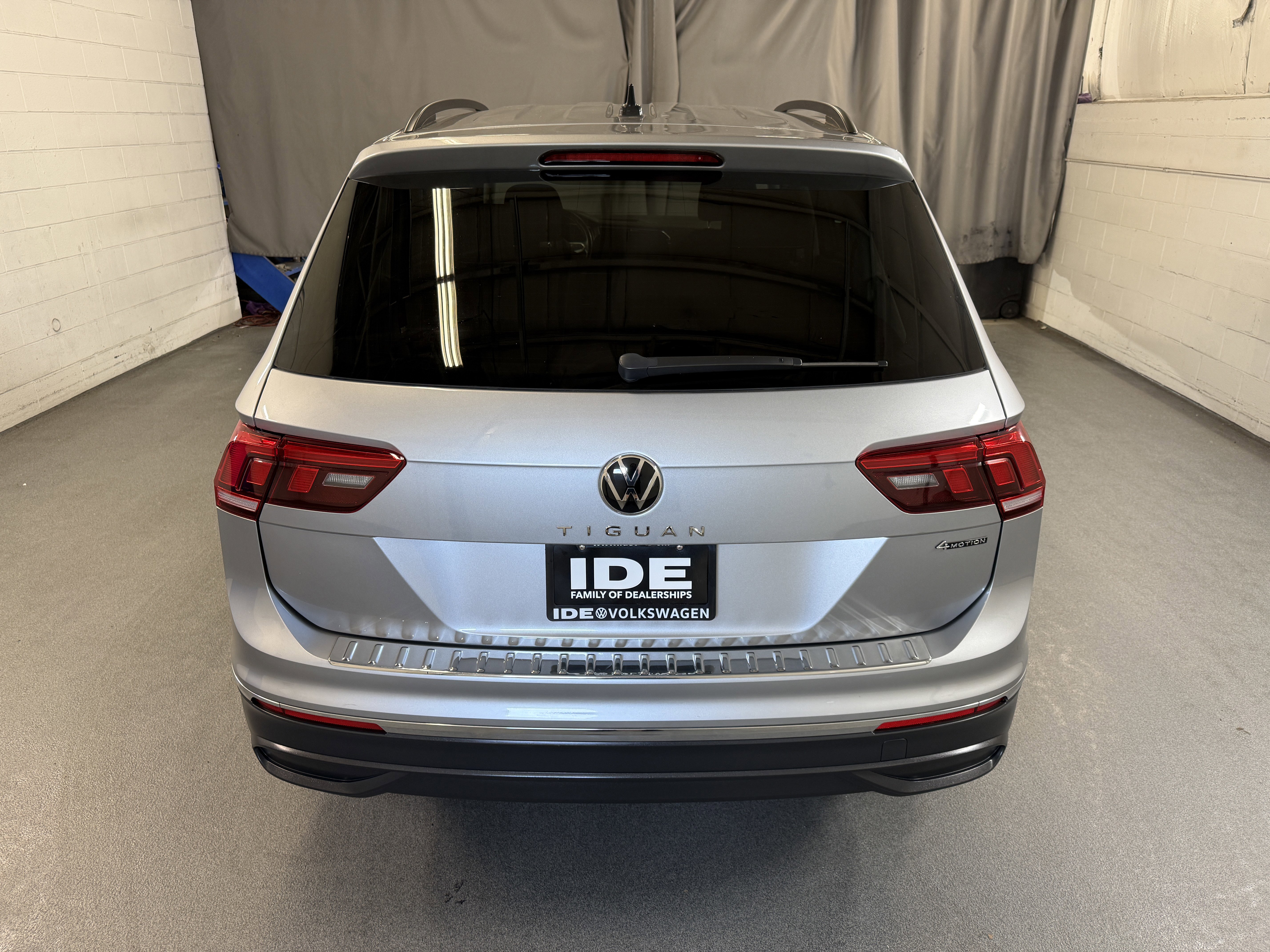Certified Used 2023 Pyrite Silver Metallic Volkswagen S image 7