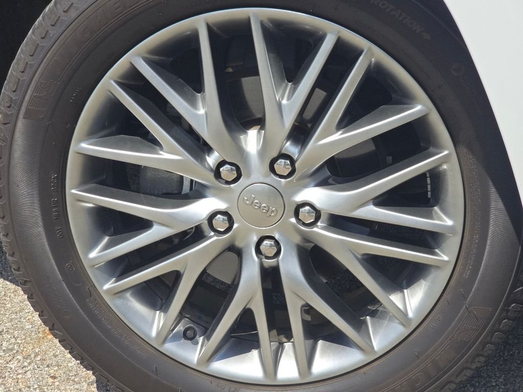 Used 2017 Bright White Clearcoat Jeep Summit image 10