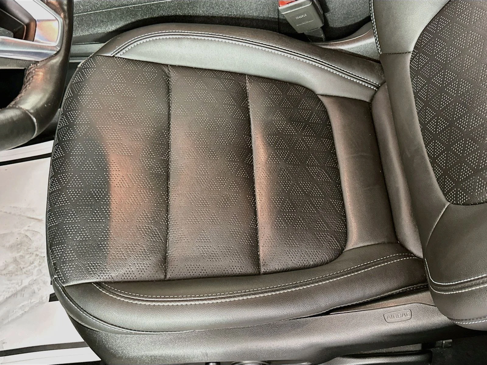 Used 2023 Gray Ghost Metallic Chevrolet 2LT image 21