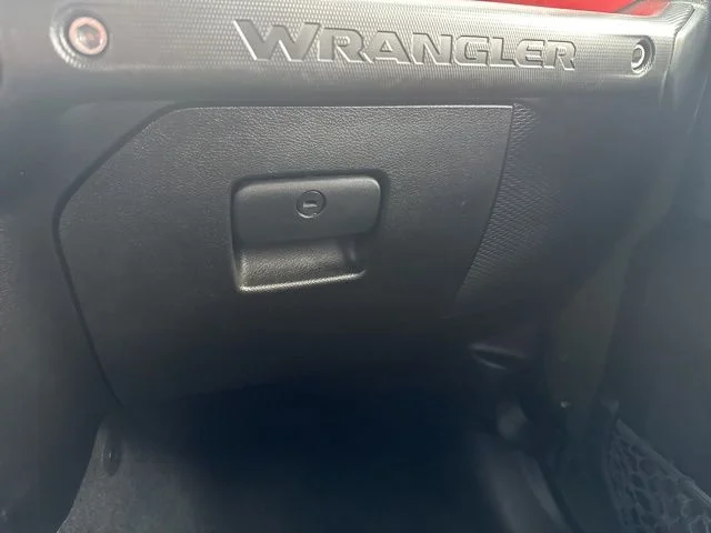 Used 2021 Green Jeep Rubicon image 27