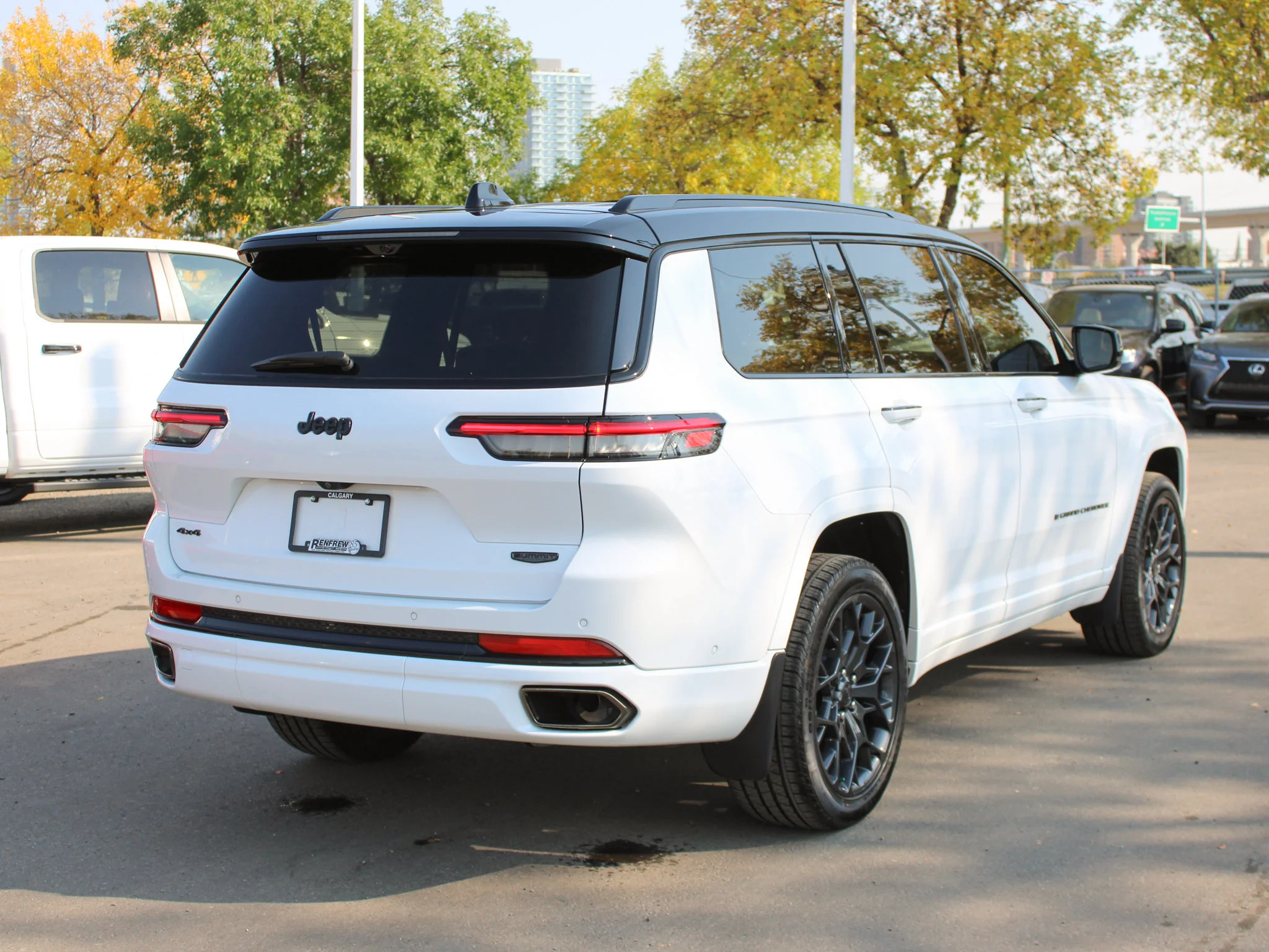Used 2025 White Jeep Summit Reserve * No Accidents | Luxury SUV | Remote Start | Apple CarPlay image 18