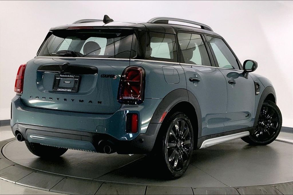 Certified Used 2024 Sage Green Metallic MINI Signature image 12