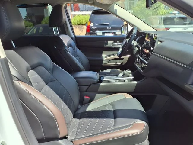Certified Used 2025 White Nissan Platinum image 26