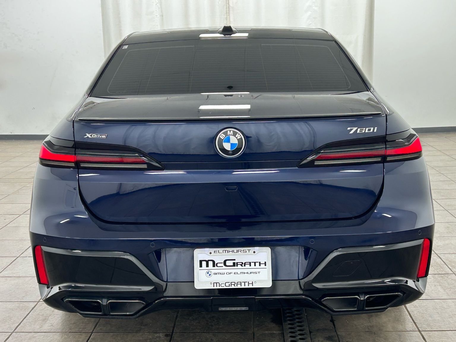 Used 2023 Tanzanite Blue II Metallic BMW 760i xDrive image 4