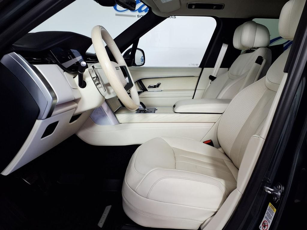 Used 2024 Green Land Rover Autobiography image 7