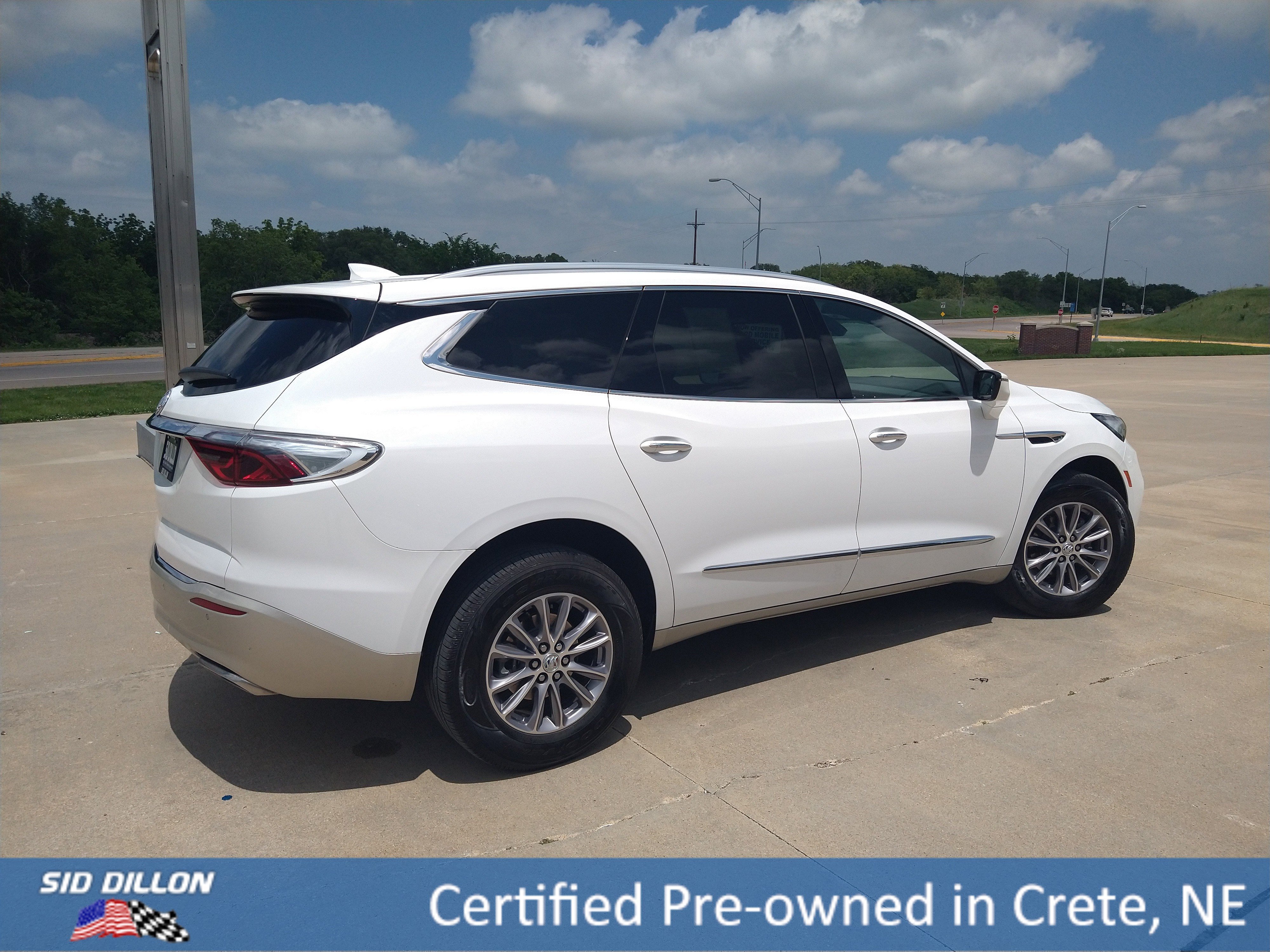 Used 2024 Summit White Buick Essence image 12