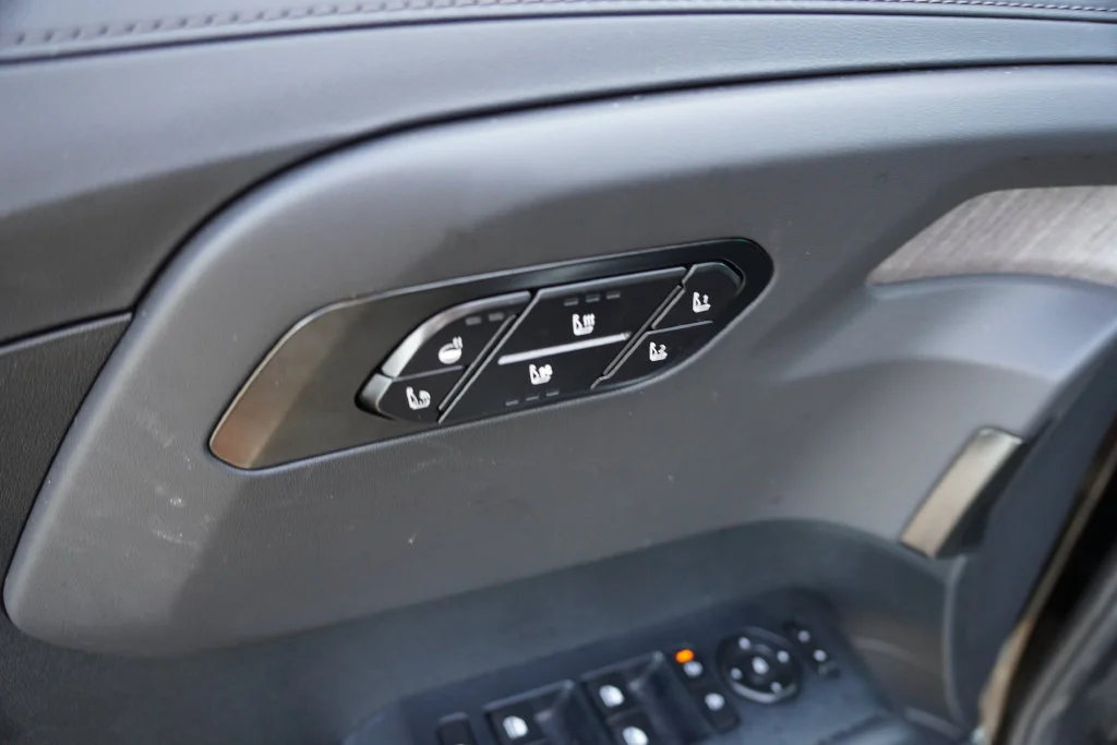 Used 2027 Ebony Black Kia X-Line SX-Prestige image 7