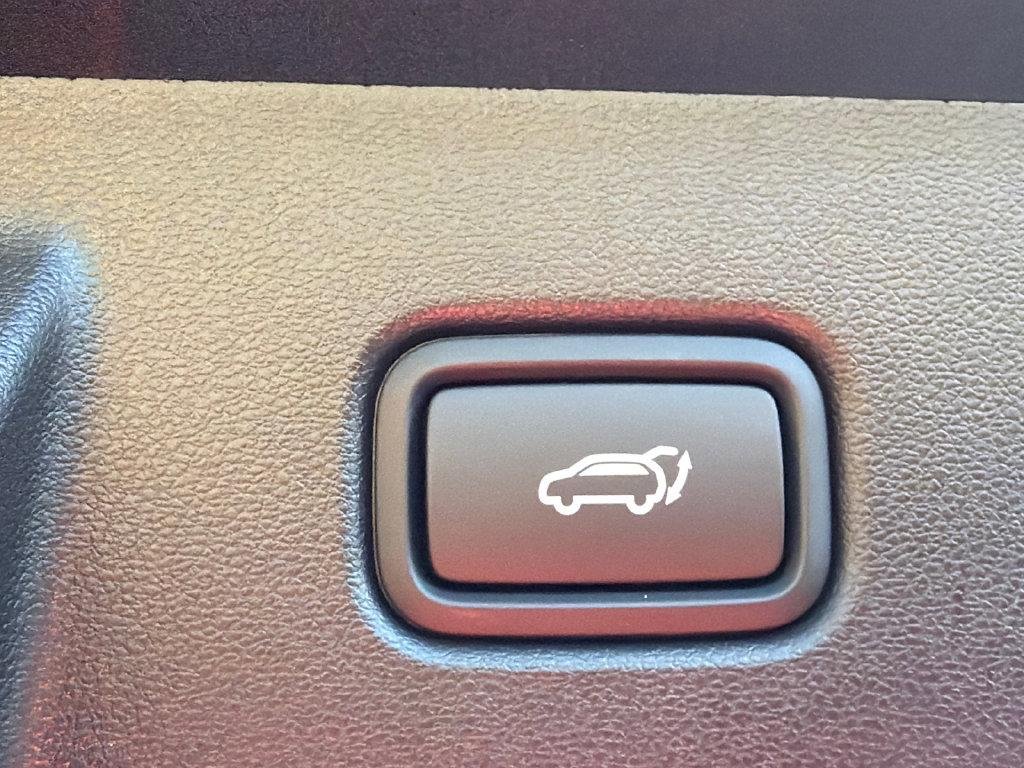 New 2026 Black Hyundai SEL FWD image 19