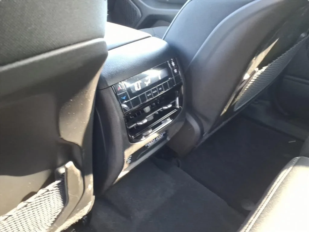 New 2025 Baltic Gray Metallic Clear-Coat Exterior Paint Jeep Laredo image 8