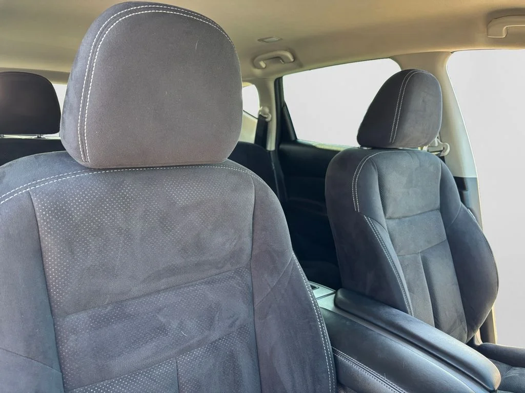 Used 2020 Black Nissan S image 47