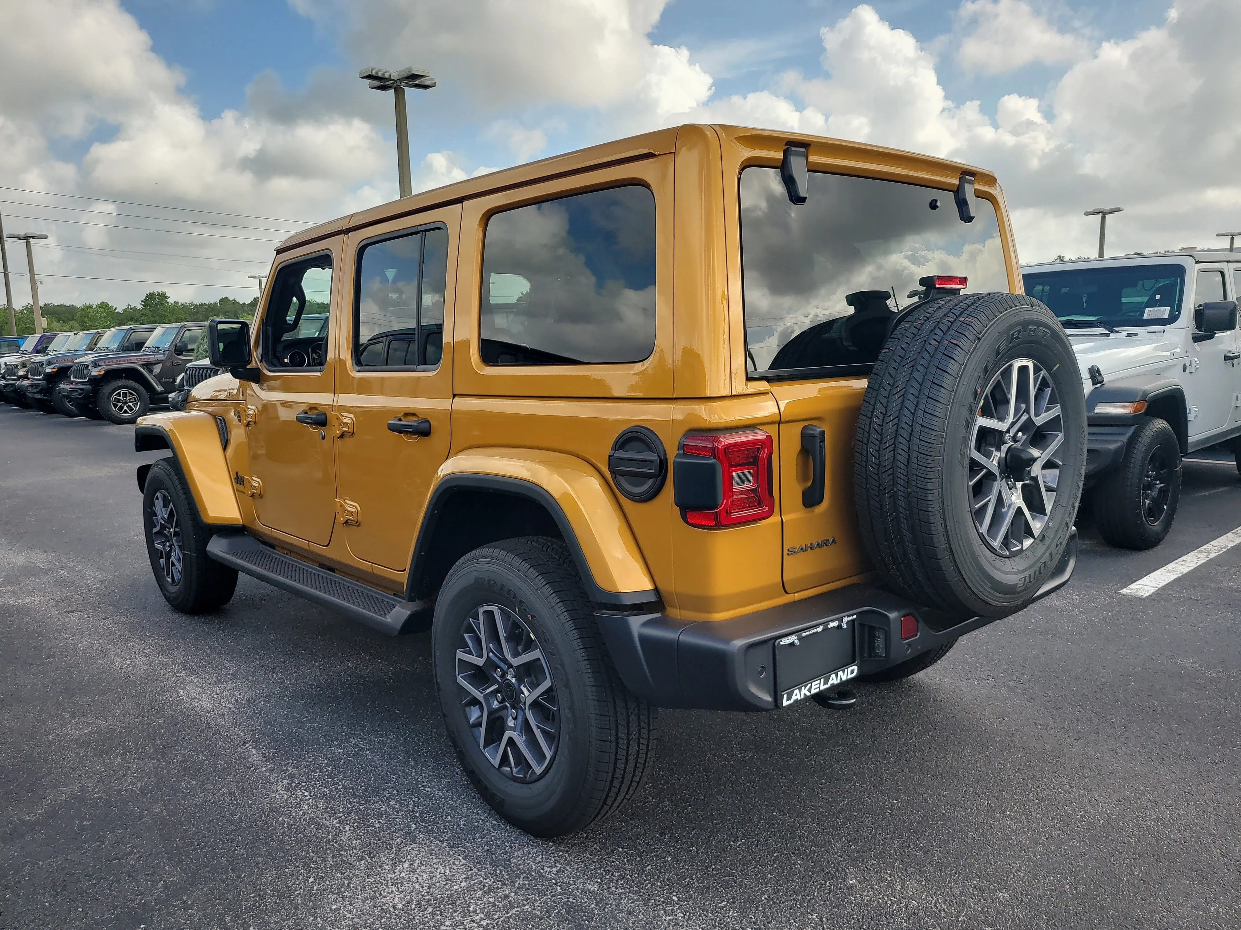 New 2026 Goldilocks Jeep Sahara image 8