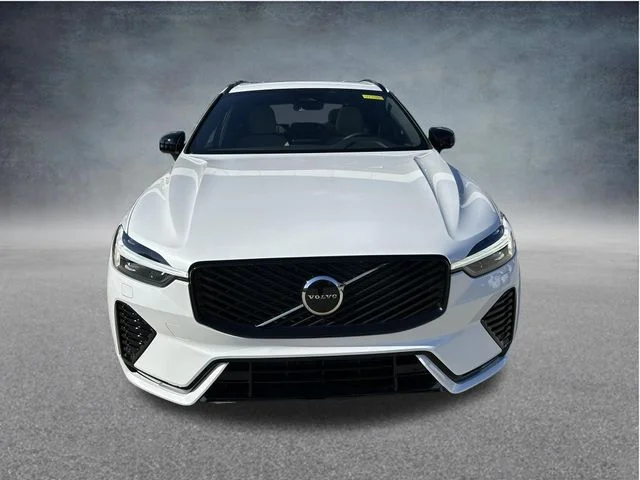 New 2026 Crystal White Volvo Core image 3
