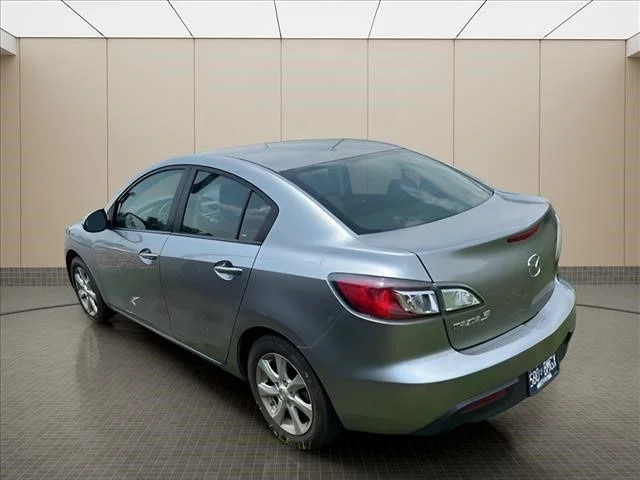 Used 2010 Silver Mazda i Touring image 20