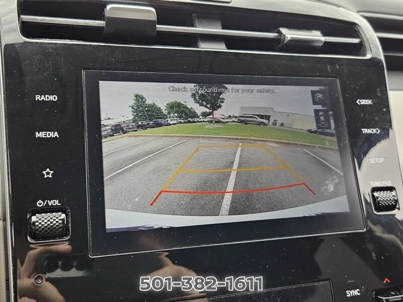 Used 2024 White Pearl HYUNDAI SEL FWD *LTD AVAIL* image 21