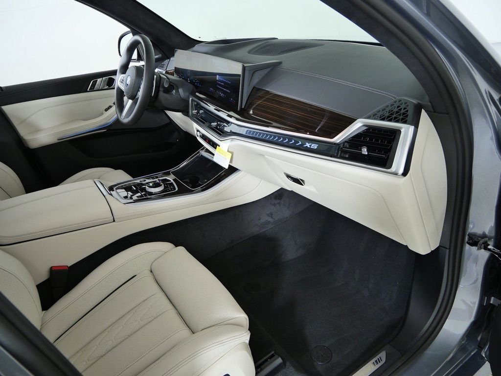 New 2026 Skyscraper Grey Metallic BMW xDrive50e image 19