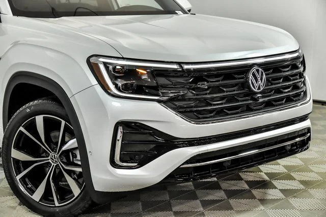 New 2026 Volkswagen Atlas Cross Sport 2.0T SEL Premium R-Line 4D