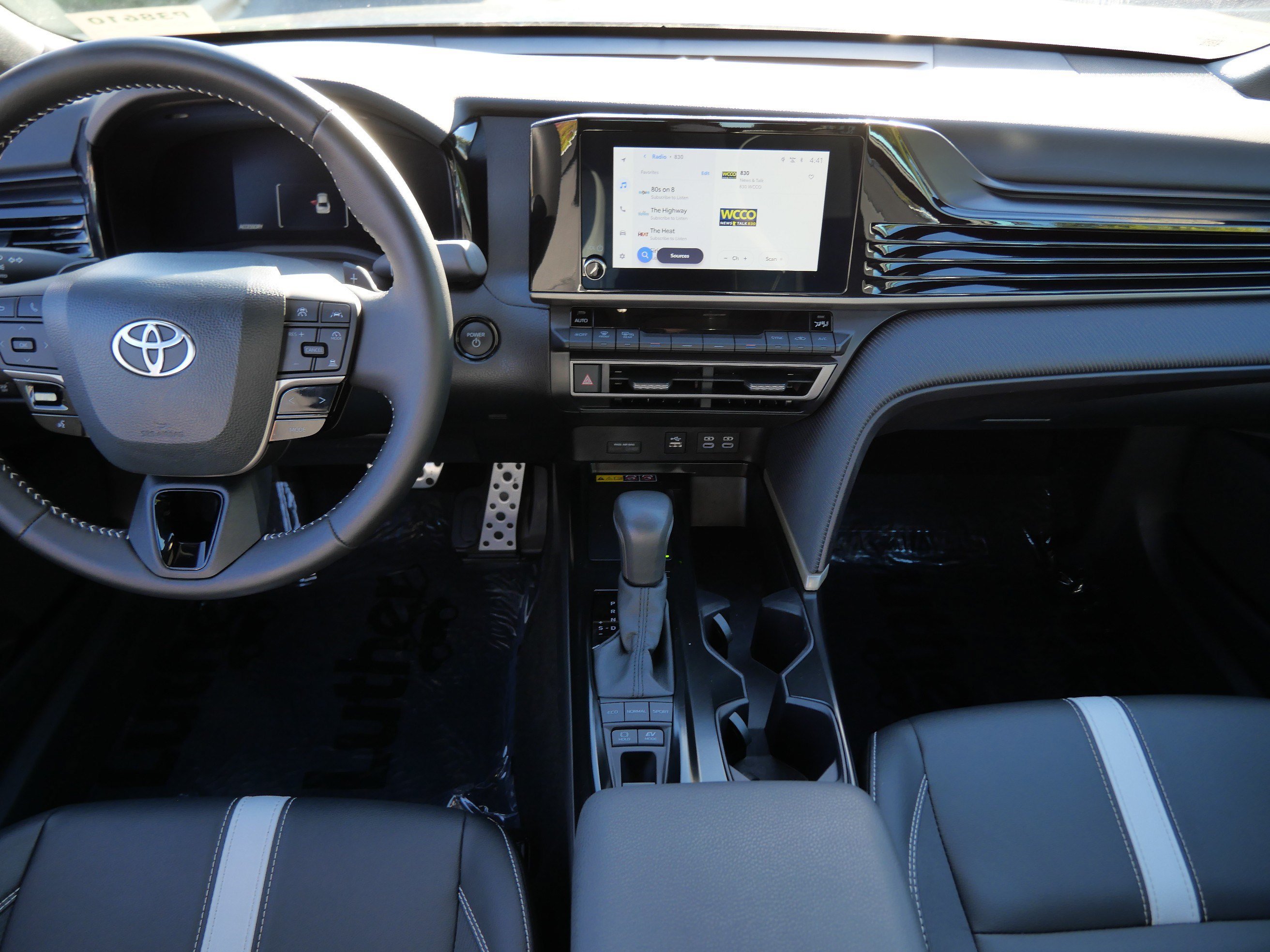 Certified Used 2026 Ocean Gem Toyota SE image 11