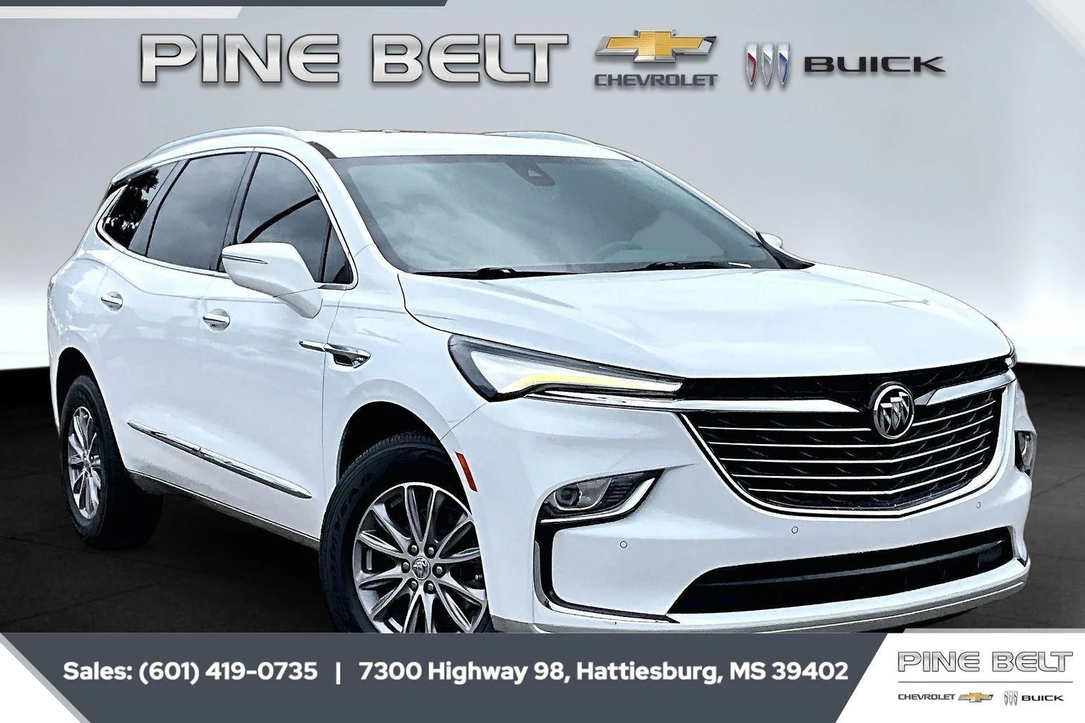 Used 2023 Summit White Buick Essence image 1