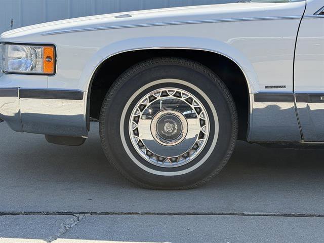Used 1996 Cotillion White Cadillac 4DR SDN image 9