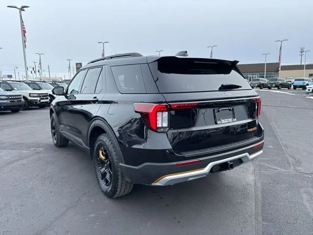 New 2026 Agate Black Metallic Ford Tremor® image 8