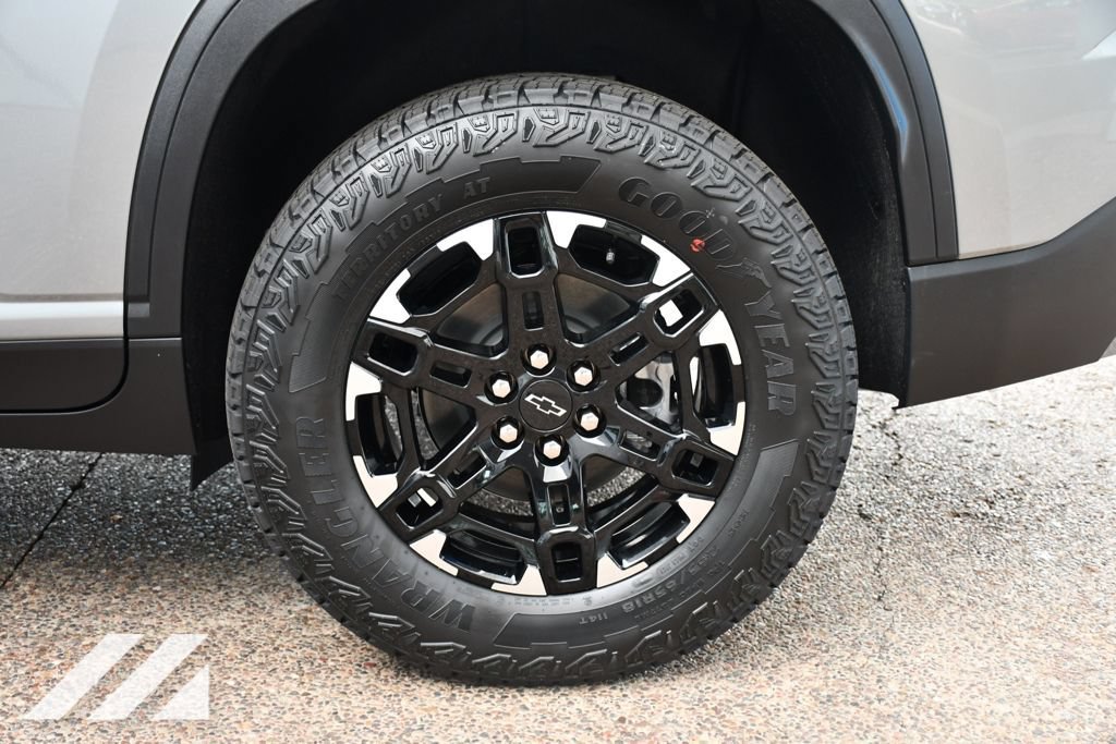 2027 Chevrolet Traverse Z71 - Photo 33