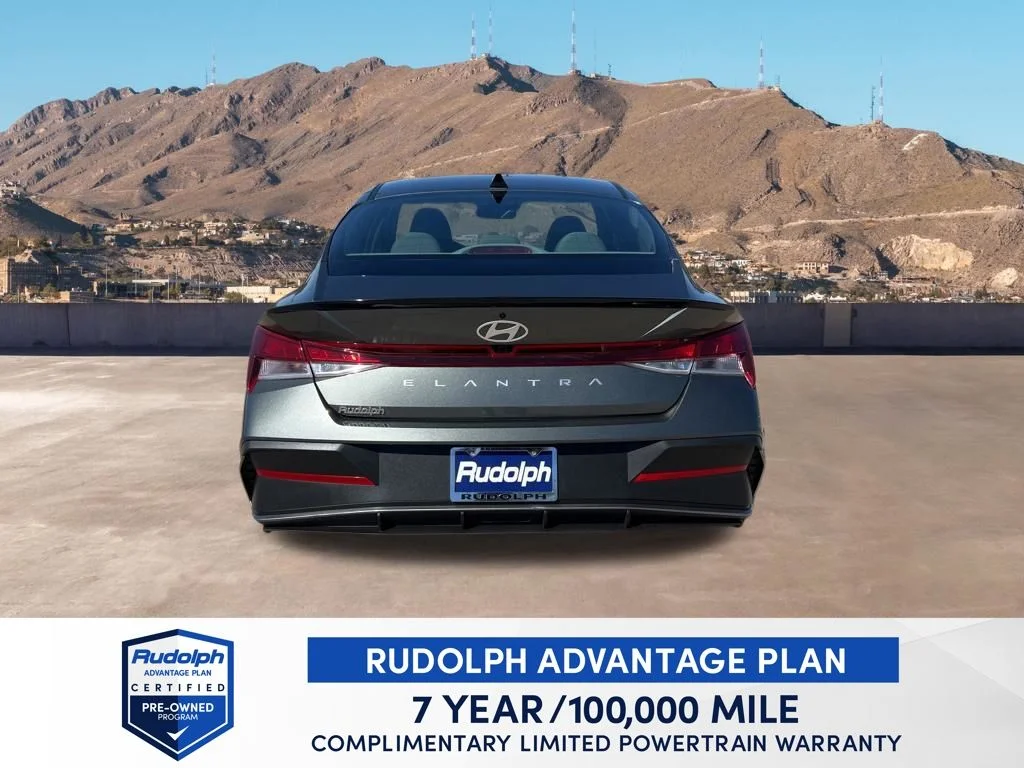 Used 2025 Gray Hyundai SEL Sport image 5