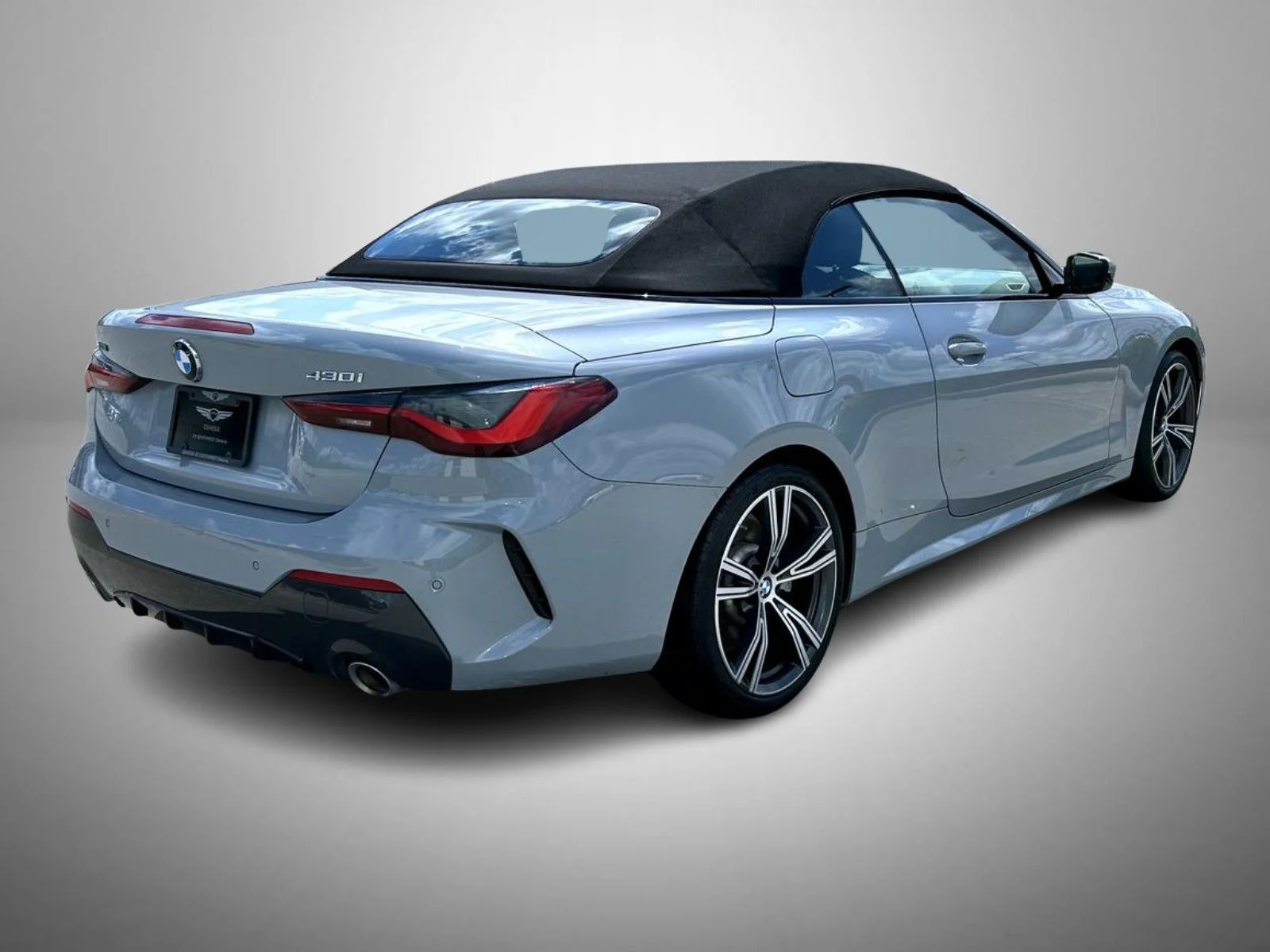 Used 2023 Gray BMW 430i xDrive image 5