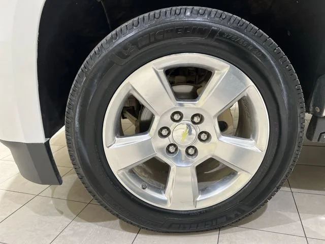 Used 2016 IRIDESCENT PEARL TRICOAT Chevrolet LTZ image 31