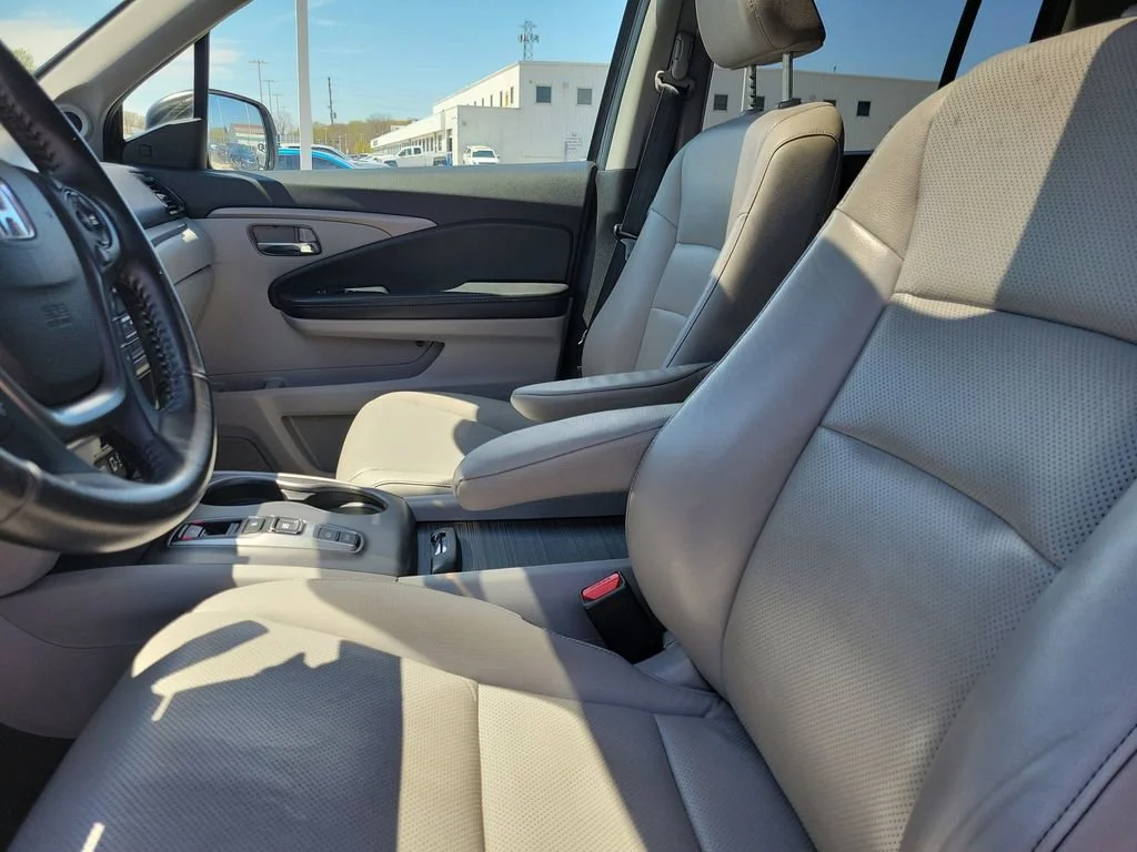 Used 2023 Gray Honda RTL image 18
