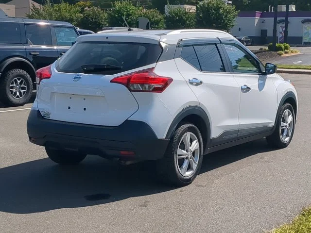 Used 2019 White Nissan S image 13