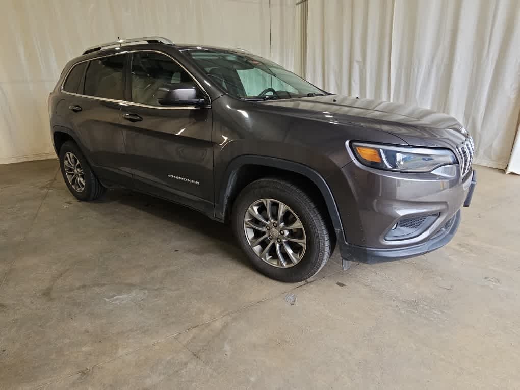 Used 2020 Granite Crystal Metallic Clearcoat Jeep Latitude Plus image 3