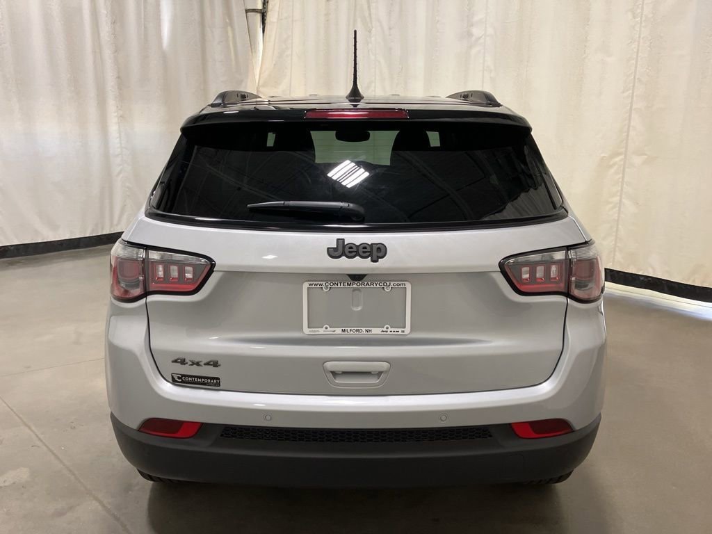 New 2026 Silver Zynith Metallic Clear-Coat Exterior Paint Jeep Limited Altitude image 19