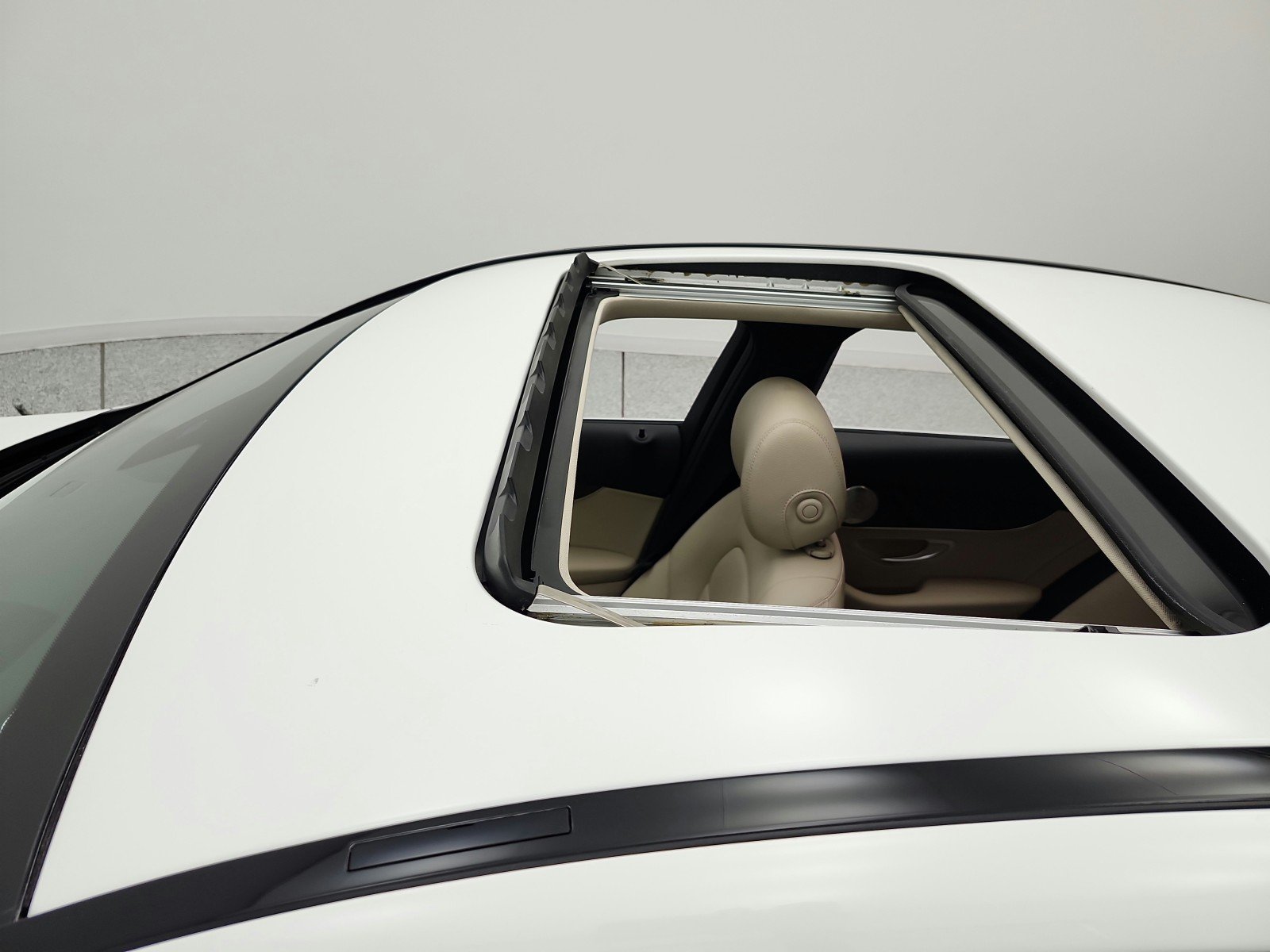 Used 2021 Polar White Mercedes-Benz C 300 Sedan image 16