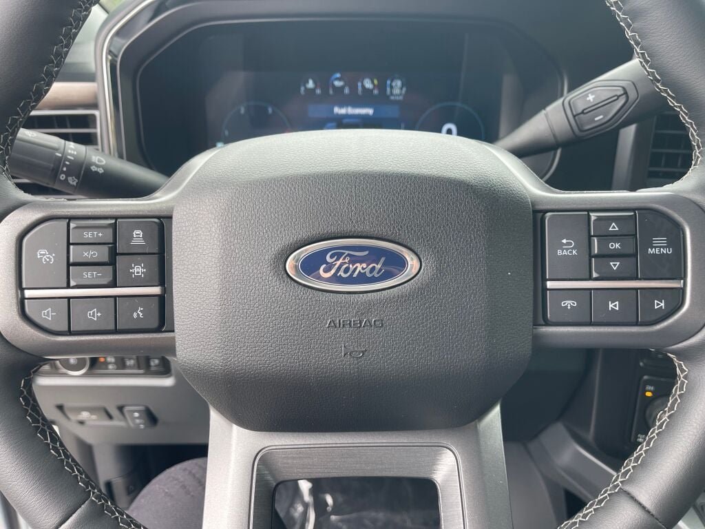 New 2026 Oxford White Ford LARIAT image 10