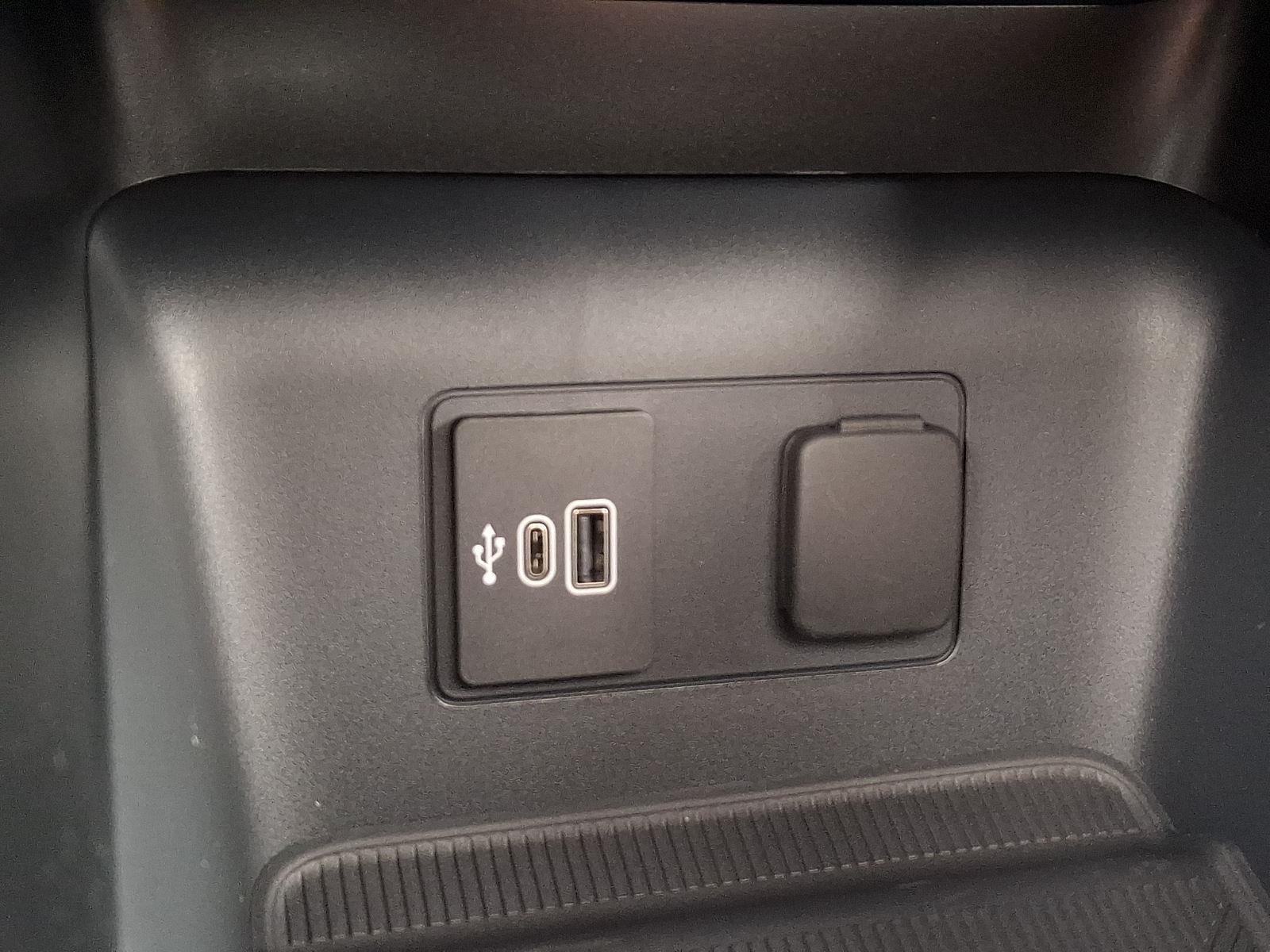 New 2026 Agate Black Metallic Ford ST-Line image 17