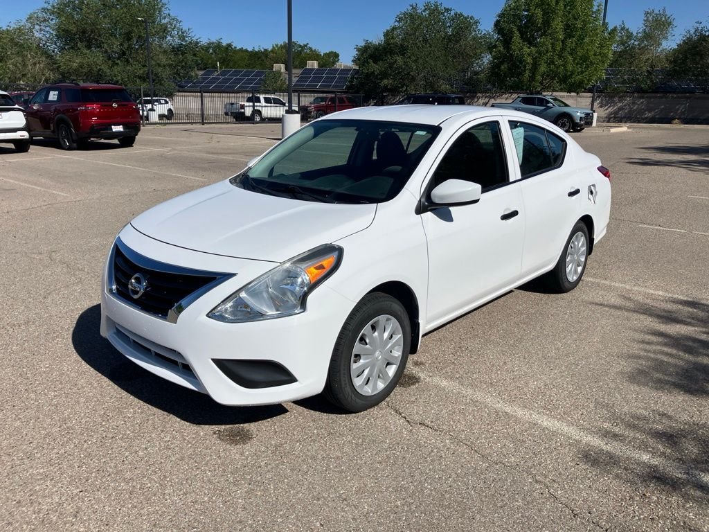 Used 2018 White Nissan 1.6 S image 1